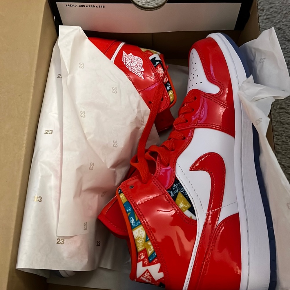 Air Jordon 1 Mid SE